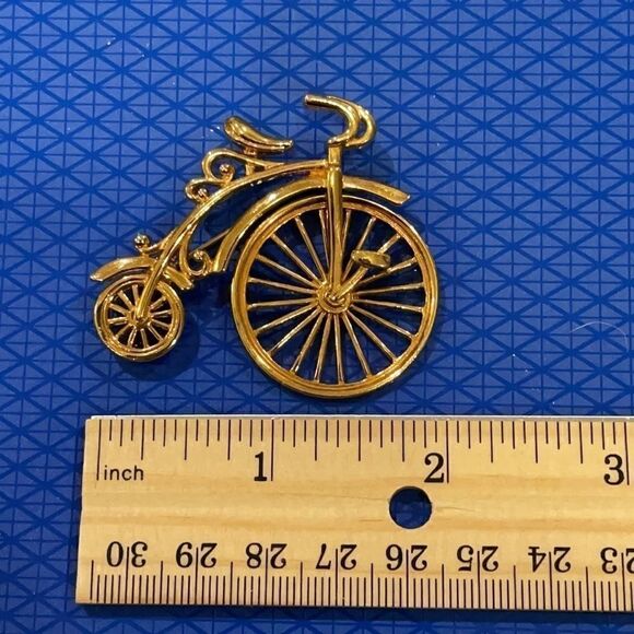 Vintage 1970’s Penny Farthering Bicycle Brooch/Pin - Picture 2 of 5